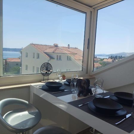 Top Floor Apartment With Sea View Kaštela Esterno foto