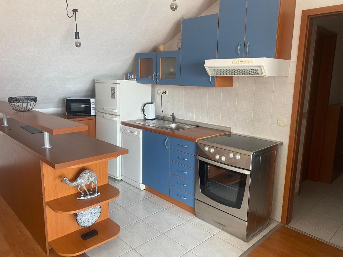 Top Floor Apartment With Sea View Kaštela Esterno foto