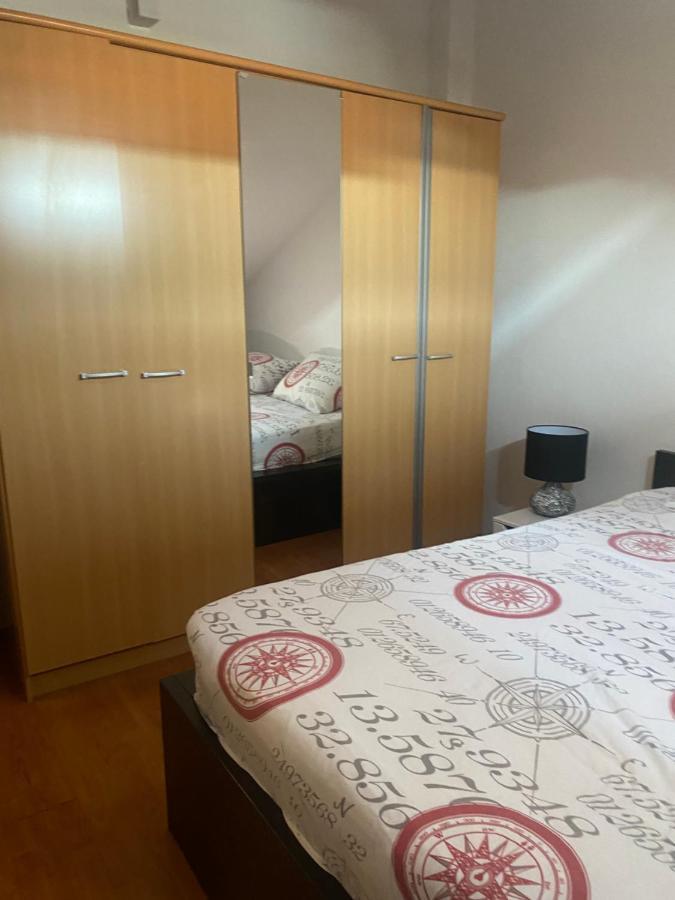 Top Floor Apartment With Sea View Kaštela Esterno foto